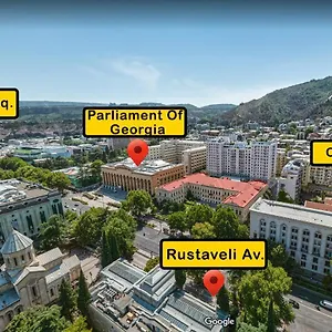 Center 2bdr Near Rustaveli Av. Апартаменты
